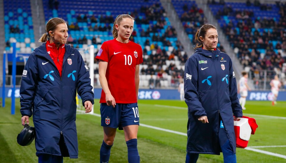 Caroline Graham Hansen måtte gå av banen i kampen mellom Norge og Kroatia i februar. Caroline Graham Hansen måtte gå av banen i kampen mellom Norge og Kroatia i februar.Foto: Nikola Krstic / NTB