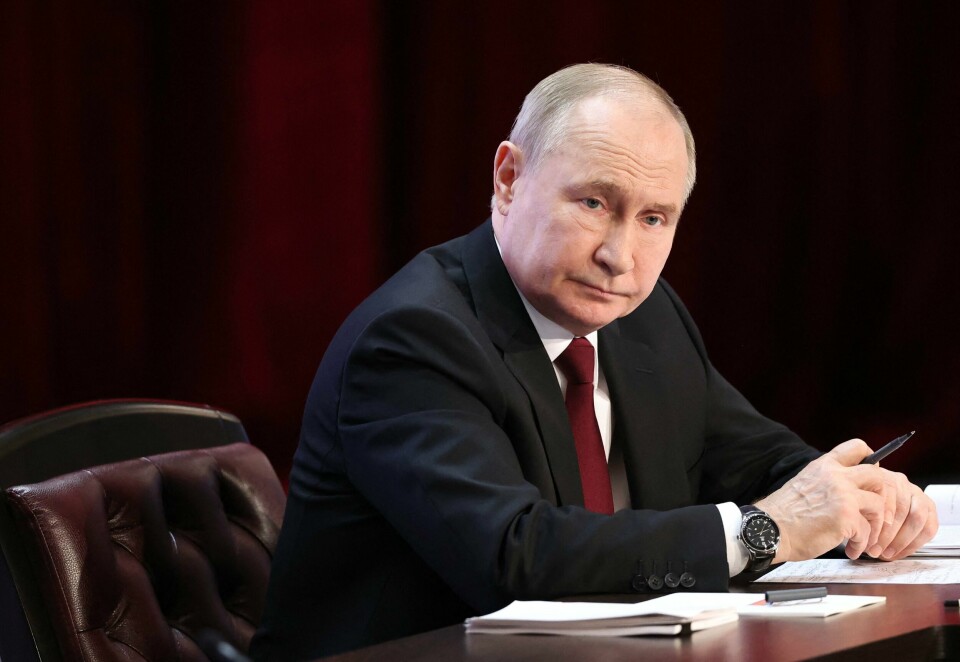 Vladimir Putin og Russland er på offensiven i Ukraina. Nå vil Nato sende den russiske presidenten en klar advarsel. In this pool photograph distributed by the Russian state agency Sputnik, Russia's President Vladimir Putin participates in an annual extended meeting of the Board of the Russian Interior Ministry in Moscow on April 2, 2024. (Photo by Sergei SAVOSTYANOV / POOL / AFP)