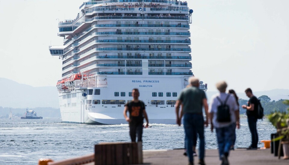 Cruiseskipene har blitt fast inventar i norske fjorder. Cruisenæringen står for store utslipp. Det siste tiåret har klimagassutslippet tredoblet seg. Cruiseskipene har blitt fast inventar i norske fjorder. Cruisenæringen står for store utslipp, det siste tiåret har klimagassutslippet tredoblet seg. Foto: Trond Reidar Teigen / NTB