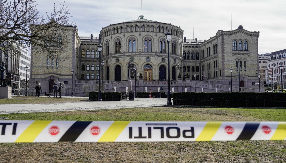 Politiet sperret en stund onsdag av området rundt Stortinget etter truslene. Politiet sperret en stund onsdag av området rundt Stortinget etter truslene. Foto: Cornelius Poppe / NTB