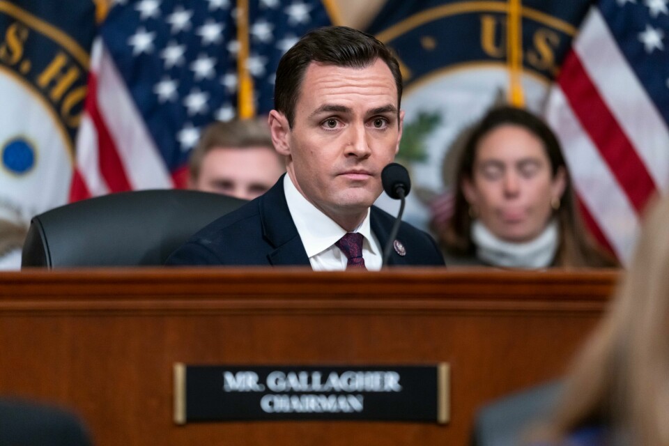 Mike Gallagher sier det har vært en sann glede og ære å tjene Wisconsin i Kongressen. FILE - Chairman Mike Gallagher, R-Wis., leads a hearing at the Capitol in Washington, Feb. 28, 2023. Gallagher, who has spearheaded House pushback against the Chinese government, announced Friday, March 22, 2024, he will resign from his position in the House on April 19. (AP Photo/J. Scott Applewhite, File)