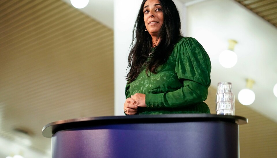 – Utviklingen de siste årene, og særlig gjennombruddet for kunstig intelligens, har gjort det mulig å spre desinformasjon raskere og til flere enn tidligere, sier kultur- og likestillingsminister Lubna Jaffery. – Utviklingen de siste årene, og særlig gjennombruddet for kunstig intelligens, har gjort det mulig å spre desinformasjon raskere og til flere enn tidligere, sier kultur- og likestillingsminister Lubna Jaffery. Foto: Cornelius Poppe / NTB