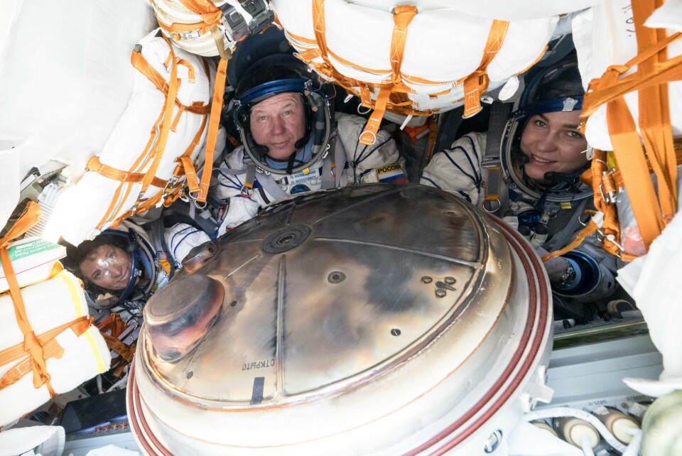 Astronaut Loral O'Hara (t.v.) og kosmonautene Oleg Novitskij og Marina Vassilevskaja kom lørdag tilbake til jorden etter et opphold på Den internasjonale romstasjonen ISS. Astronaut Loral O'Hara (t.v.) og kosmonautene Oleg Novitskij og Marina Vassilevskaja kom lørdag tilbake til jorden etter et opphold på Den internasjonale romstasjonen ISS. Foto: Bill Ingalls / Nasa / AP / NTB