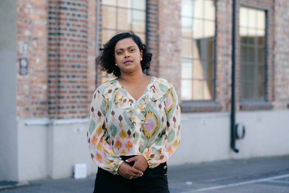 Kamzy Gunaratnam sitter i Stortingets helse- og omsorgskomite, og skal arbeide hardt for en ny abortlov i 2024. Portrett av Kamzy Gunaratnam på Økern.