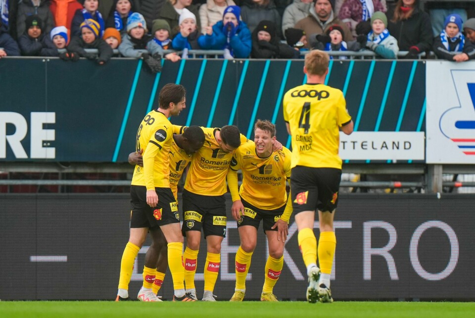 Thomas Lehne Olsen fikk seg en liten smell da han sendte LSK i ledelsen etter 13 minutter. Thomas Lehne Olsen fikk seg en liten smell da han sendte LSK i ledelsen etter 13 minutter. Foto: Jan Kåre Ness / NTB