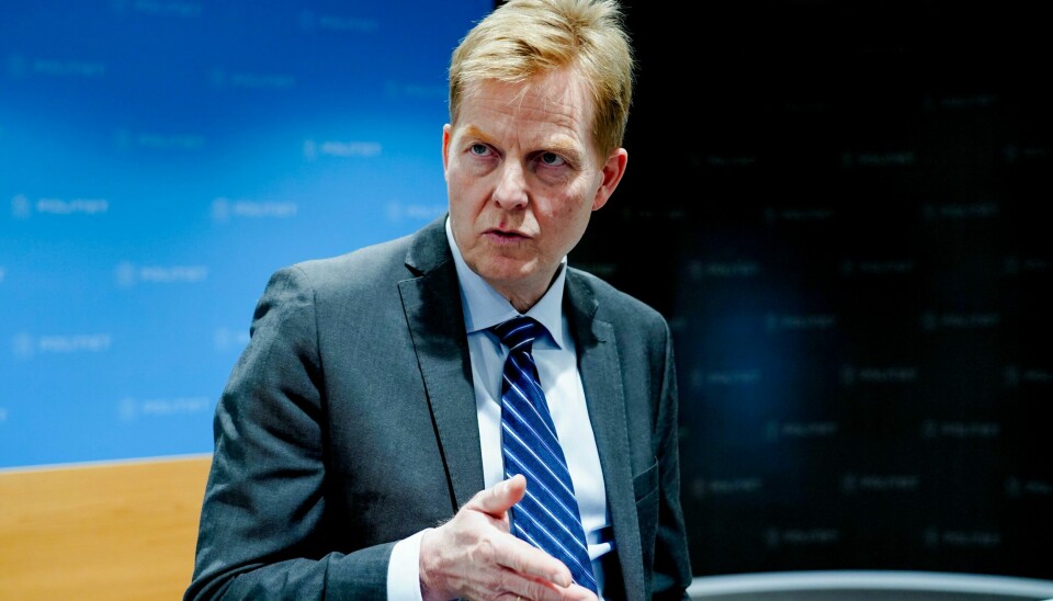 Økokrim-sjef Pål Lønseth ser at mange bruker den norske 1000-lappen når utbytte fra kriminell virksomhet sendes ut av Norge for hvitvasking. Han ser gjerne at seddelen tas ut av sirkulasjon. Økokrim-sjef Pål Lønseth ser at mange bruker den norske 1000-lappen når utbytte fra kriminell virksomhet sendes ut av Norge for hvitvasking. Han ser gjerne at seddelen tas ut av sirkulasjon. Foto: Gorm Kallestad / NTB