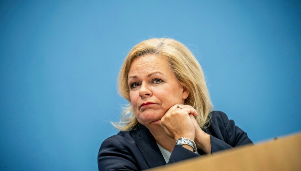 Tysklands innenriksminister Nancy Faeser. – Det internasjonale nettverket Samidoun sprer antiisraelsk og antijødisk propaganda under dekke av å være en solidaritetsorganisasjon for palestinske fanger i en rekke land, sier Tysklands innenriksminister Nancy Faeser. Foto: Michael Kappeler / AP / NTB