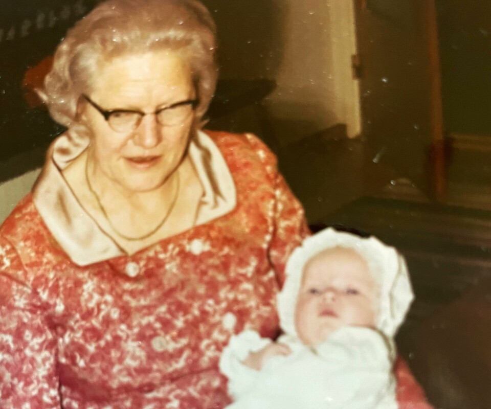 Dette bildet av meg og min mormor illustrerer poenget fra svenske professorer som nylig besøkte Oslo: Dagens 70-åringer er i den form som 50-åringer var for 50 år siden. Altså at 70 er det nye 50, skriver Berit Solli. Dette bildet av meg og min mormor illustrerer poenget fra svenske professorer som nylig besøkte Oslo: Dagens 70-åringer er i den form som 50-åringer var for 50 år siden. Altså at 70 er det nye 50, skriver Berit Solli.