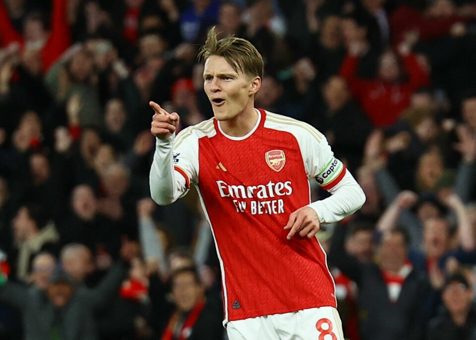 Martin Ødegaard og Arsenal er igjen på tabelltoppen i Premier League. Martin Ødegaard og Arsenal er igjen på tabelltoppen i Premier League.