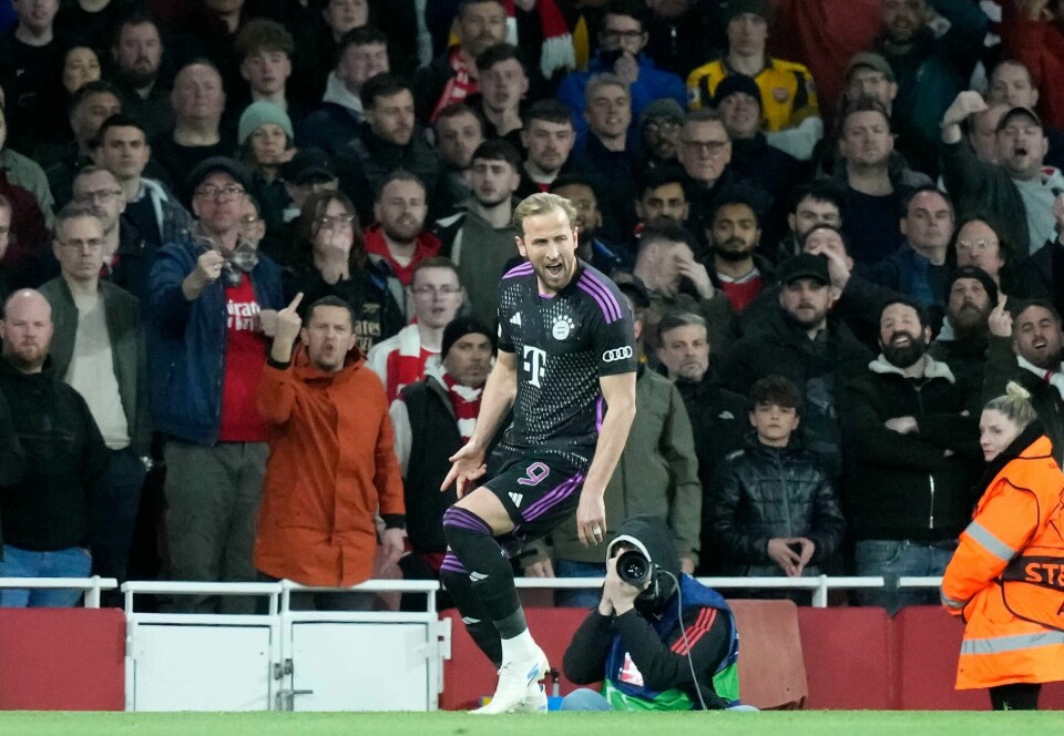 Harry Kane var tilbake på Emirates, og den tidligere Tottenham-spilleren scoret mot sine gamle rivaler. Bayern Münchens Harry Kane har akkurat gjort 2-1 mot Arsenal i London. Foto: Frank Augstein / AP / NTB.