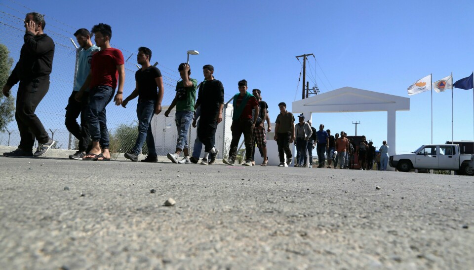 Onsdag vil EU-parlamentet gi tommel opp for EUs nye asylpakt. Den vil gjøre det vanskeligere for migranter og flyktninger å komme inn i EU. Her syriske migranter fra en leir på Kypros i 2017. Onsdag vil EU-parlamentet gi tommel opp for EUs nye asylpakt. Den vil gjøre det vanskeligere for migranter og flyktninger å komme inn i EU. Her syriske migranter fra en leir på Kypros i 2017. Arkivfoto: AP / NTB