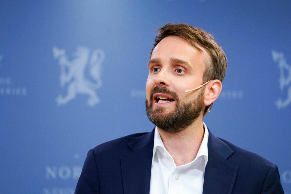 Hvis Arbeiderpartiet og Jan Christian Vestre (bildet) har som mål at det offentlige helsevesenet skal være så godt at folk ikke trenger å kjøpe private tjenester for egne penger, er det et langt lerret å bleke, konstaterer Anne Marie Selboskar Selven. Næringsminister Jan Christian Vestre (Ap)
