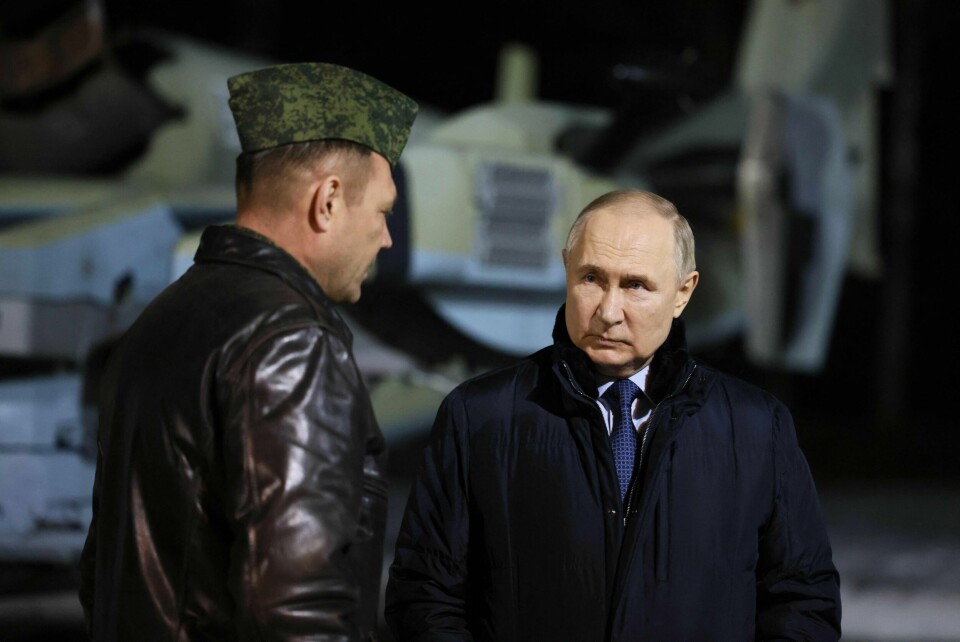 Russlands president Vladimir Putin. In this pool photograph distributed by the Russian state agency Sputnik, Russia's President Vladimir Putin visits the State Centre for Deployment and Retraining of Flight Personnel of the Russian Defence Ministry in Torzhok in the Tver region on March 27, 2024. (Photo by Mikhail METZEL / POOL / AFP)