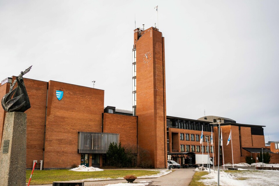 Budsjettet som Lillestrøm kommune vedtok før jul, var i strid med kommuneloven, har Statsforvalteren nå slått fast. Bildet viser rådhuset i kommunen.