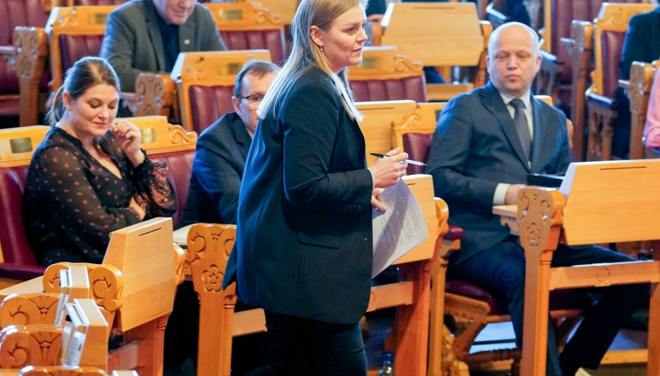Høyre-nestleder Tina Bru gir seg på Stortinget. Når det gjelder nestledervervet, sier hun at det er for tidlig å ta stilling til om hun skal gi seg på neste landsmøte. Foto: Terje Bendiksby / NTB Høyre-nestleder Tina Bru gir seg på Stortinget. Når det gjelder nestledervervet, sier hun at det er for tidlig å ta stilling til om hun skal gi seg på neste landsmøte. Foto: Terje Bendiksby / NTB