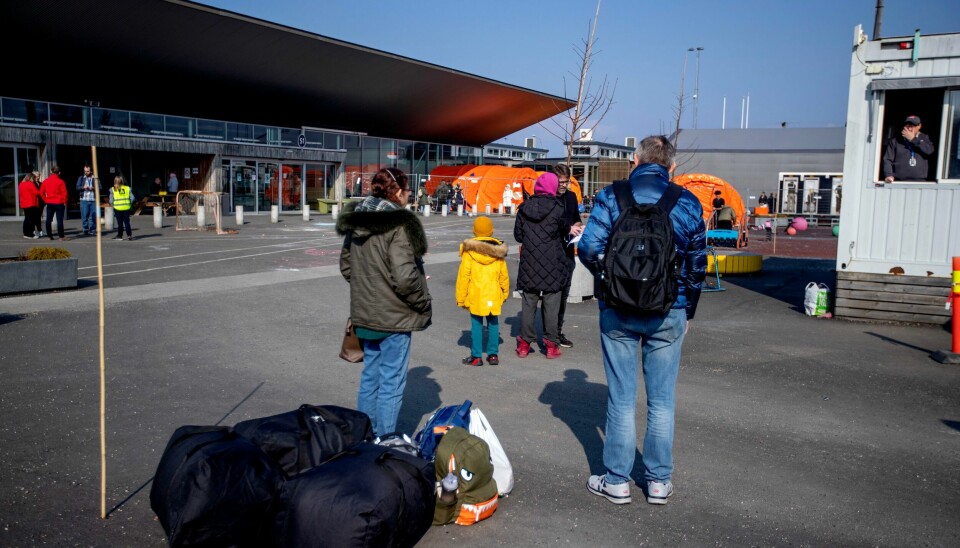 Etter at de første ukrainske flyktningene kom til Norge etter krigsutbruddet i 2022, har totalt 75.000 søkt om kollektiv beskyttelse i Norge. Nå har antallet månedlige ankomster gått ned. Her fra nasjonalt ankomstsenter i Råde. Bildet viser Ukrainske flyktninger. Kripos mener det er sannsynlig at ukrainske flyktninger kan bli utsatt for seksuelle overgrep i Norge.