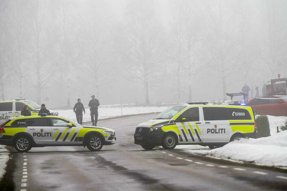 Politiet til stede etter at 55-åringen ble funnet død i Braskereidfoss i Våler kommune i Innlandet natt til søndag. Politiet til stede etter at en mann i 50-årene ble funnet død i Braskereidfoss i Våler kommune i Innlandet natt til søndag.