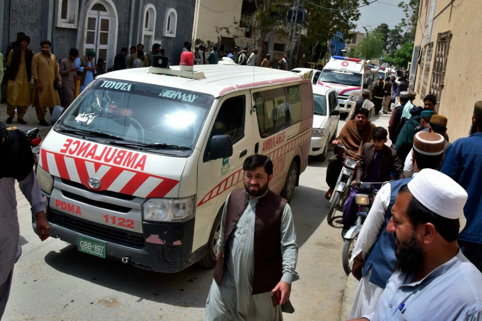 Ambulanser kommer til et sykehus med de ni som ble drept av væpnede menn i Balutsjistan. Ambulanser kommer til et sykehus med de ni som ble drept av væpnede menn i Balutsjistan. Foto: Arshad Butt / AP / NTB