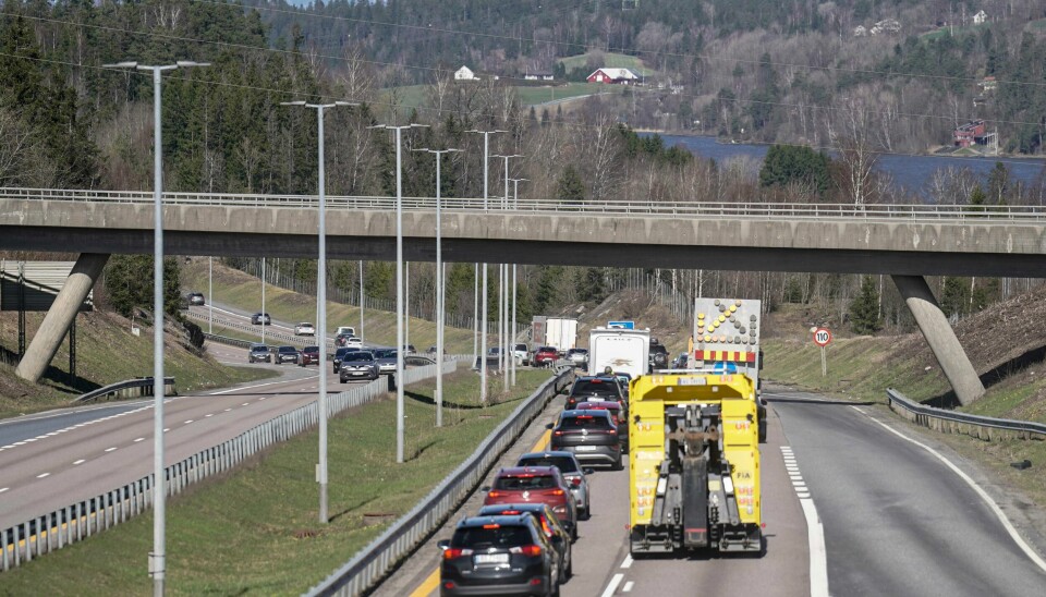 Trafikken flyter igjen på E6 etter en ulykke på ved Korsegården i Ås i retning Oslo hvor to personer ble sendt til Ullevål sykehus. Trafikken flyter igjen på E6 etter en ulykke på ved Korsegården i Ås i retning Oslo hvor to personer ble sendt til Ullevål sykehus. Foto: Fredrik Varfjell / NTB