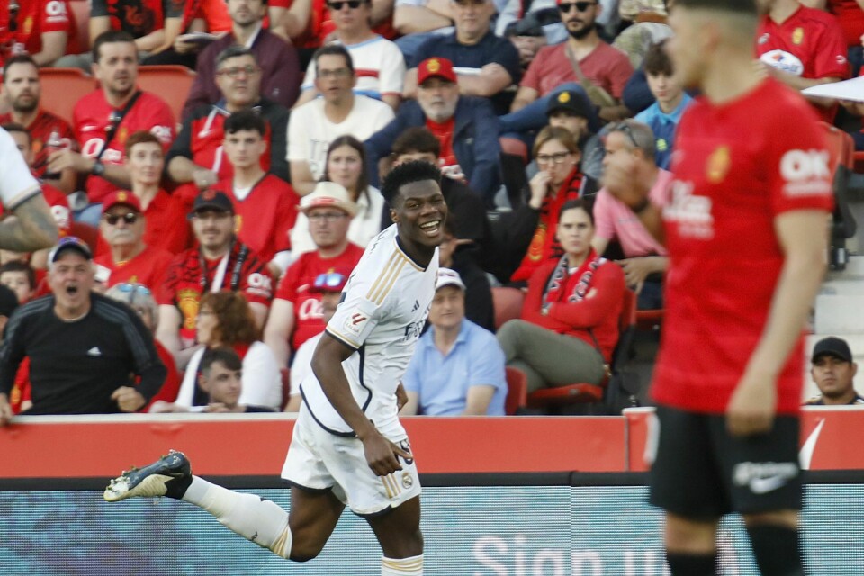 Aurélien Tchouaméni jublet for 1-0 mot Mallorca. Aurélien Tchouaméni jublet for 1-0 mot Mallorca. Foto: Francisco Ubilla / AP / NTB