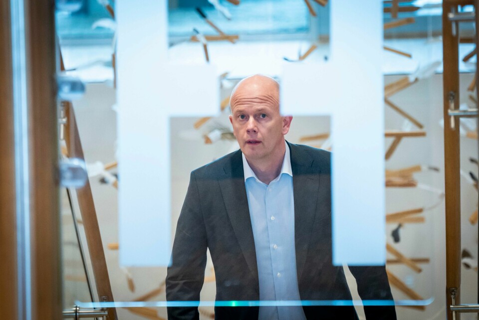 Advokat Svein Holden bekrefter at hans klient fastholder sin forklaring om at han ikke var alene på åstedet da Stine Sofie Sørstrønen og Lena Sløgedal Paulsen ble drept for 24 år siden. Den nye tiltalen mot Jan Helge Andersen kommer til behandling tirsdag. Advokat Svein Holden representerer Jan Helge Andersen. Foto: Heiko Junge / NTB
