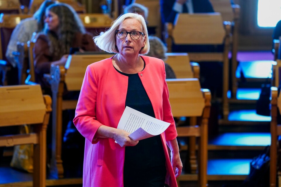 Parlamentarisk leder i Sp Marit Arnstad vil ikke forholde seg fristen som EU har gitt Norge når det gjelder å innføre det omstridte fornybardirektivet. Senterpartiets parlamentariske leder Marit Arnstad. Foto: Terje Pedersen / NTB