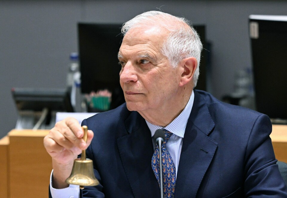 EUs utenrikssjef, den spanske politikerveteranen Josep Borrell (bildet), har slått alarm om Vladimir Putins videre planer etter at Ukraina-krigen en gang er over. High Representative of the European Union for Foreign Affairs and Security Policy Josep Borrell ring the bell during a meeting on EU-Ukraine, with Ukraine's Prime Minister Denys Shmyhal (unseen) and European Commissioner for Neighbourhood and Enlargement, Oliver Varhely (unseen) at the headquarters in Brussels, on March 20, 2024. (Photo by JOHN THYS / AFP)