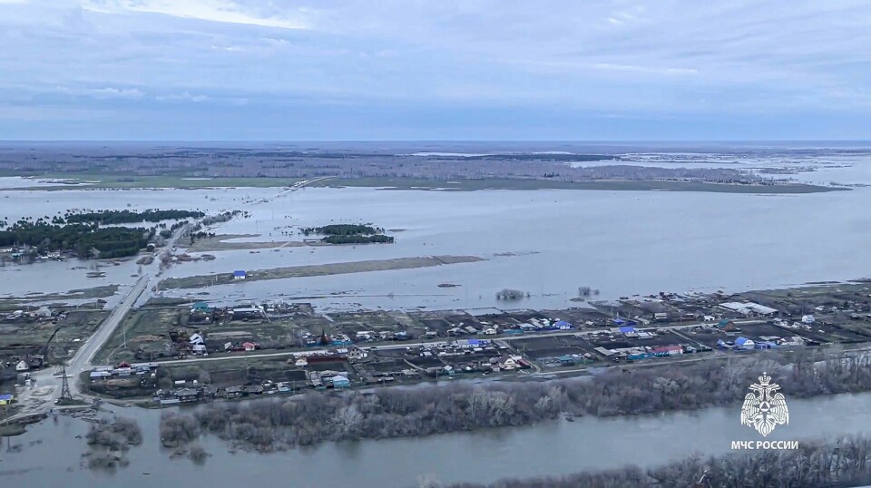 Et flomrammet område ved elva Tobol i Kurgan-regionen i Russland. Bildet er tatt fra en video publisert av Russlands departement for krisehåndtering tirsdag. Et flomrammet område ved elva Tobol i Kurgan-regionen i Russland. Bildet er tatt fra en video publisert av Russlands departement for krisehåndtering tirsdag. Foto: AP / NTB