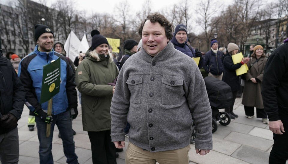 Leder for Norsk Bonde- og Småbrukarlag, Tor Jacob Solberg, under en tidligere markering utenfor Stortinget. Torsdag stiller de opp igjen for å demonstrere. Leder for Norsk Bonde- og Småbrukarlag, Tor Jacob Solberg, under en tidligere markering utenfor Stortinget. Torsdag stiller de opp igjen for å demonstrere. Foto: Stian Lysberg Solum / NTB
