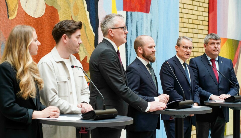 Arbeiderpartiet, Senterpartiet, Høyre, Frp, Venstre og KrF har blitt enige om kvotemeldingen og holdt pressetreff på Stortinget. Arbeiderpartiet, Senterpartiet, Høyre, Frp, Venstre og KrF har blitt enige om kvotemeldingen og holdt pressetreff på Stortinget. Foto: Heiko Junge / NTB
