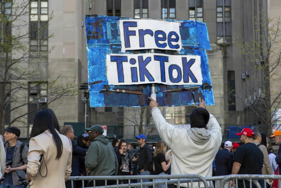 Ikke alle amerikanere er fornøyde med politikernes forslag om å forby Tiktok. Bildet er tatt i New York tidligere i uken. Ikke alle amerikanere er fornøyde med politikernes forslag om å forby Tiktok. Bildet er tatt i New York tidligere i uken. Foto: Ted Shaffrey / AP / NTB