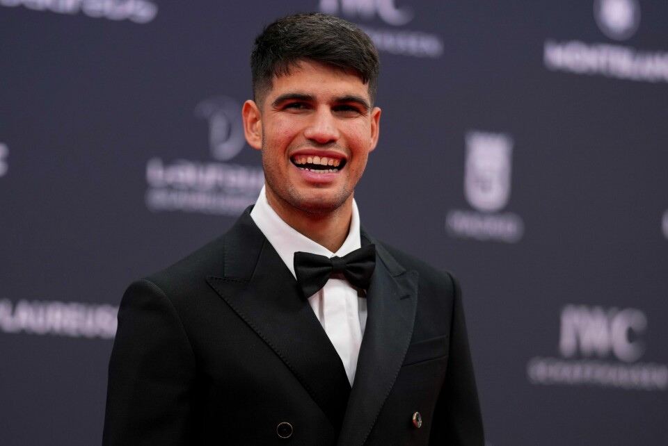 Carlos Alcaraz delte mandag ut pris under Laureus-utdelingen i Madrid. Carlos Alcaraz delte mandag ut pris under Laureus-utdelingen i Madrid. Foto: Manu Fernandez / AP / NTB