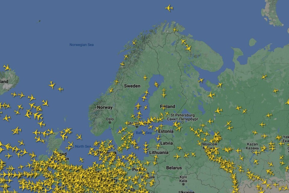 Oversiktsbilde fra Flightradar viser at det ikke var flytrafikk over Sør-Norge torsdag morgen. Et skjermbilde fra flyovervåkningstjenesten Flightradar torsdag morgen viser kontrasten mellom flytrafikken i Norge og resten av Europa. Foto: Flightradar / NTB