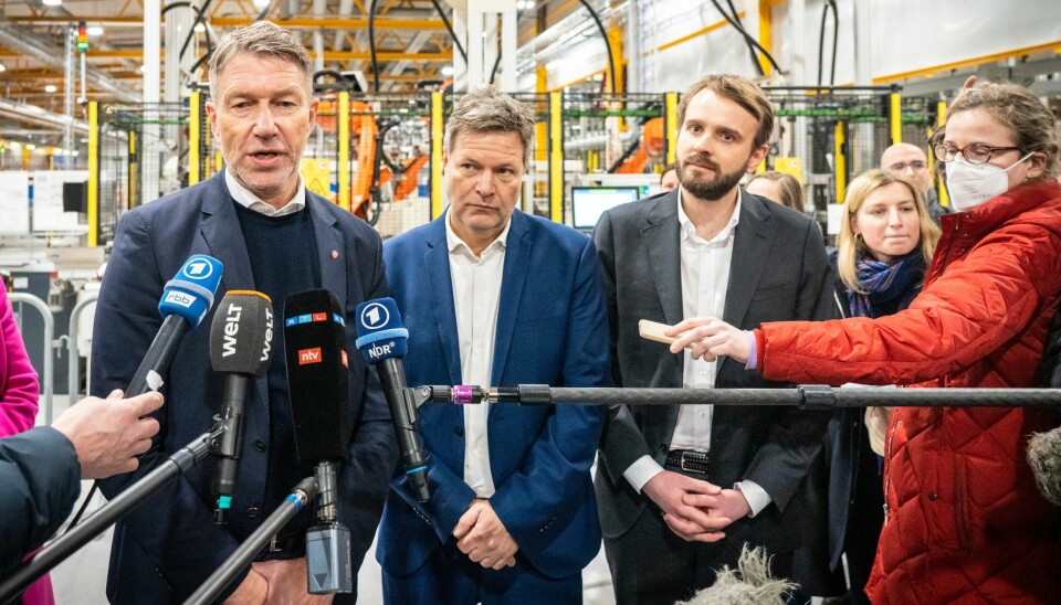 Visekansler Robert Habeck fra de tyske grønne besøkte hydrogenselskapet NEL på Herøya. Olje- og energiminister Terje Aasland og daværende næringsminister Jan Christian Vestre var også med på besøket. Terje Aasland, Robert Habeck og Jan Christian Vestre