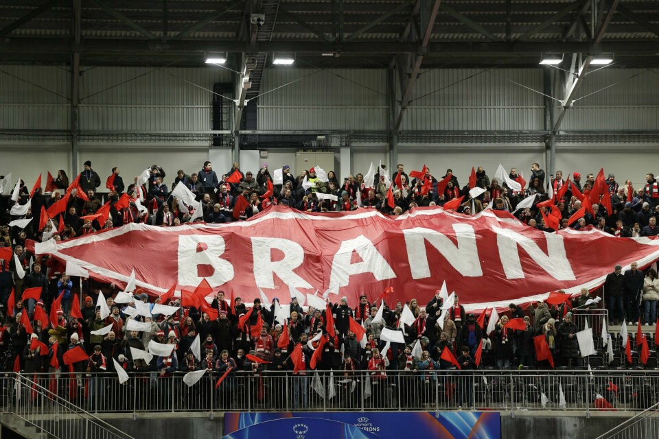 Brann-fansen under mesterligakvartfinalen mot Barcelona på Åsane Arena tidligere i år. Brann-fansen under mesterligakvartfinalen mot Barcelona på Åsane Arena tidligere i år. Foto: Paul S. Amundsen / NTB