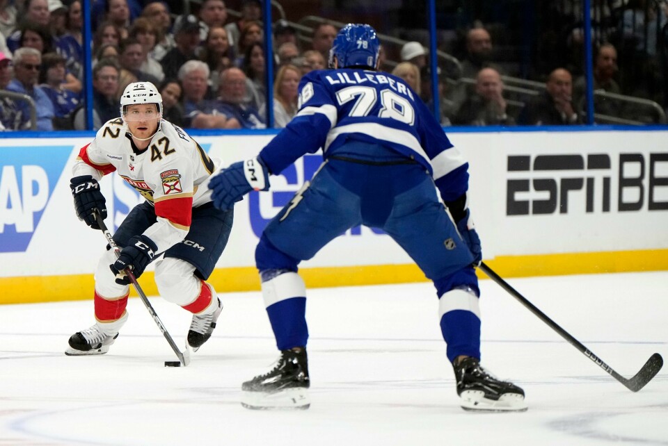 Emil Lilleberg og hans Tampa Bay Lightning kunne heller ikke i den tredje sluttspillkampen stoppe Florida Panthers. Emil Lilleberg og hans Tampa Bay Lightning kunne heller ikke i den tredje sluttspillkampen stoppe Florida Panthers. Foto: AP / Chris O'Meara / NTB.