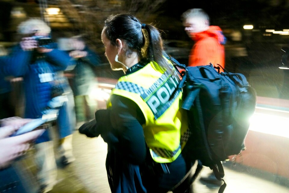 Forslaget om å tillate bruk av hijab i politiet er igjen framme i debatten. Dagsavisen mener svaret på det spørsmålet er et tydelig nei. Forslaget om å tillate bruk av hijab i politiet er igjen framme i debatten. Dagsavisen mener svaret på det spørsmålet er et tydelig nei.