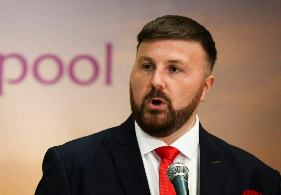 Labours Chris Webb vant suppleringsvalget i Blackpool sør og partiet får dermed en representant til i Parlamentet på bekostning av toryene. Blackpool South Parliamentary by-electionLabour Parliamentary Candidate for Blackpool South Chris Webb speaks after Labour won a Parliamentary by-election in Blackpool, Britain May 3, 2024. REUTERS/Phil Noble