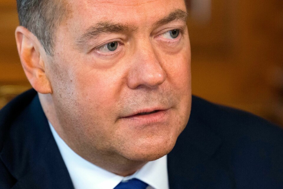 Russlands ekspresident Dmitrij Medvedev fyrer stadig løs mot Ukraina og Vesten. Men hvor mye betyr utspillene hans egentlig?