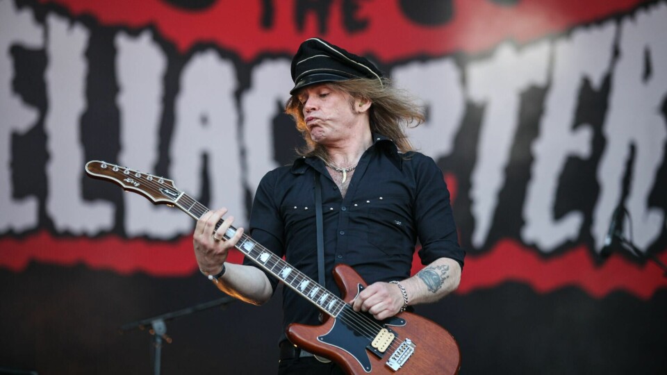 Hellacopters' Nicke Anersson inntar Odderøya og Måkeskrik. Tons of Rock