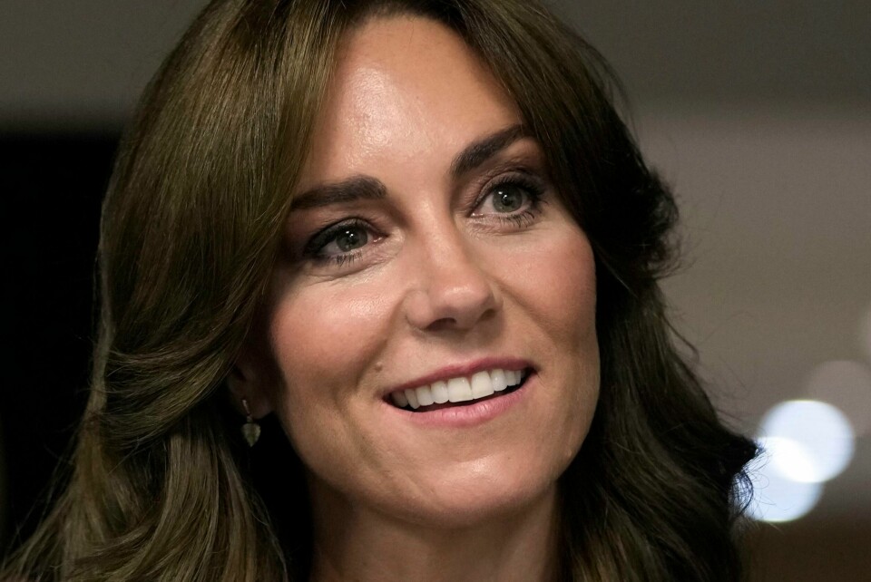 Prinsesse Kate uttaler seg for første gang siden mageoperasjonen i januar. Prinsesse Kate tilbrakte i januar to uker på sykehus, der hun gjennomgikk en mageoperasjon. Foto: Kin Cheung / AP / NTB