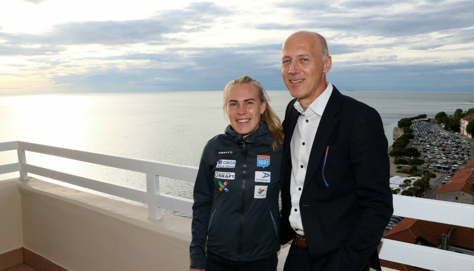 Verdenscupvinner Ida Marie Hagen og renndirektør for kombinert i FIS, Lasse Ottesen i Portoroz. Ida Marie Hagen og renndirektør for kombinert i FIS, Lasse Ottesen i Portoroz.Handout. Bildet inngår i NTBs tilbud til abonnenter på nyhetsfoto. Bildet skal kun benyttes i forbindelse med angitt sak.Foto: Claes-Tommy Herland / Norges Skiforbund / handout / NTB
