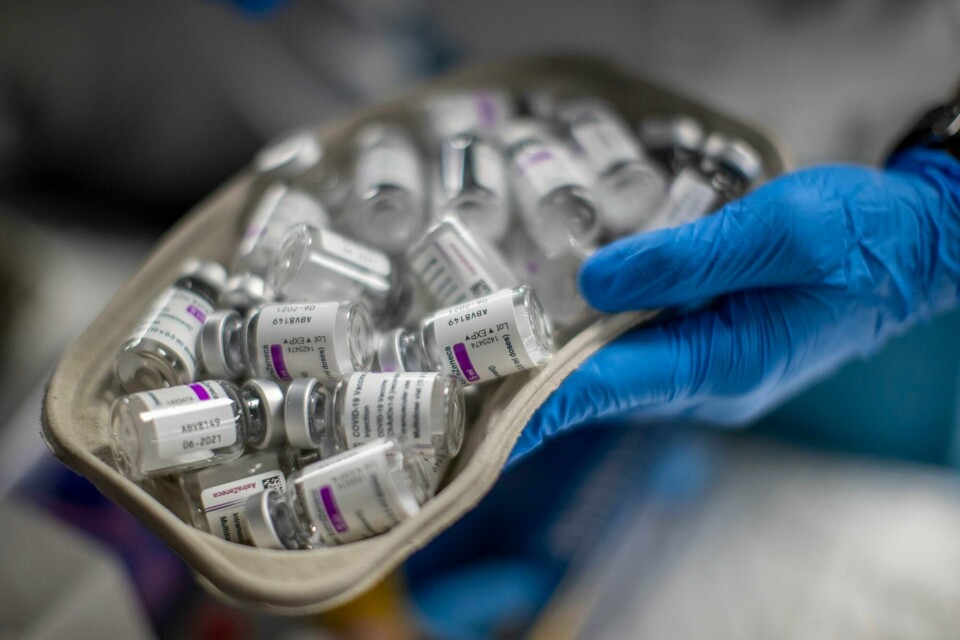 Koronavaksinen til AstraZeneca trekkes fra markedet over hele verden. Illustrasjonsfoto.