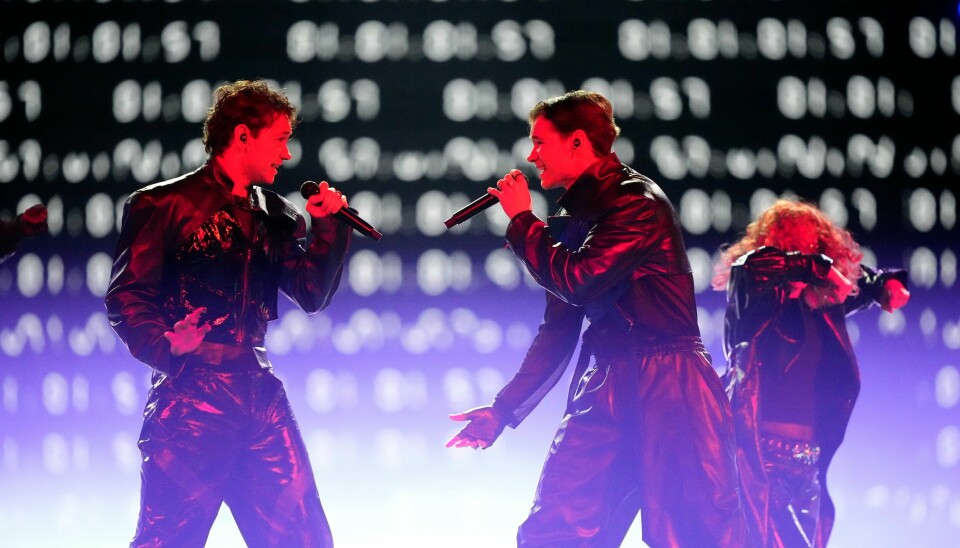Norske Marcus & Martinus under fremføringen av Sveriges bidrag «Unforgettable» under finalen i Eurovision Song Contest i Malmö, lørdag 11. mai 2024. Norske Marcus & Martinus under fremføringen av Sveriges bidrag «Unforgettable» under finalen i Eurovision Song Contest i Malmö, lørdag 11. mai 2024. Foto: Martin Meissner AP / NTB