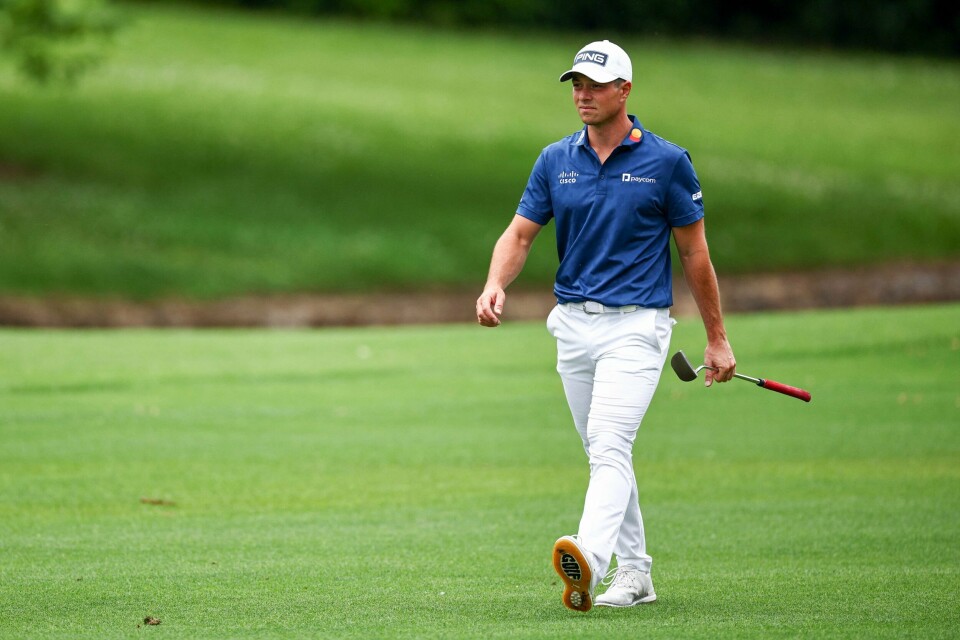 Viktor Hovland innledet med birdie da han torsdag var tilbake på PGA-touren etter en pause, men avsluttet med dobbeltbogey og endte ett slag over par. Viktor Hovland innledet med birdie da han torsdag var tilbake på PGA-touren etter en pause, men avsluttet med dobbeltbogey og endte ett slag over par.