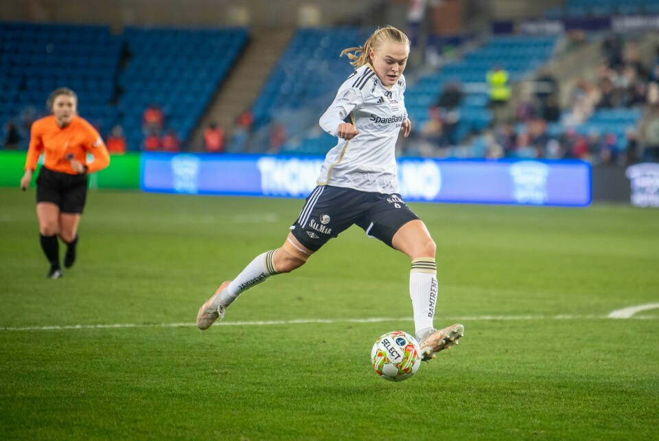 Rosenborgs Elin Sørum ble matchvinner med sin straffescoring til 2-1 mot Åsane i toppserien lørdag. Rosenborgs Elin Sørum ble matchvinner med sin straffescoring til 2-1 mot Åsane i toppserien lørdag. Foto: Annika Byrde / NTB