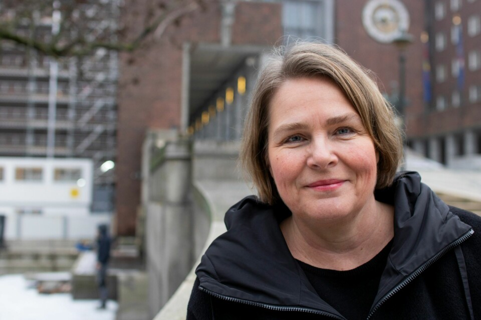 Hege Ulstein. Hege Ulstein foran rådhuset.