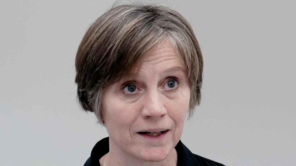 Barne- og familieminister Kjersti Toppe (Sp) påpeker at i uke 18 er fosteret 18 centimeter langt og veier 230 gram. Ved 12 uker veier det 15 gram og er på et helt annet stadium. Barne- og familieminister Kjersti Toppe (Sp) påpeker at i uke 18 er fosteret 18 centimeter langt og veier 230 gram. Ved 12 uker veier det 15 gram og er på et helt annet stadium.