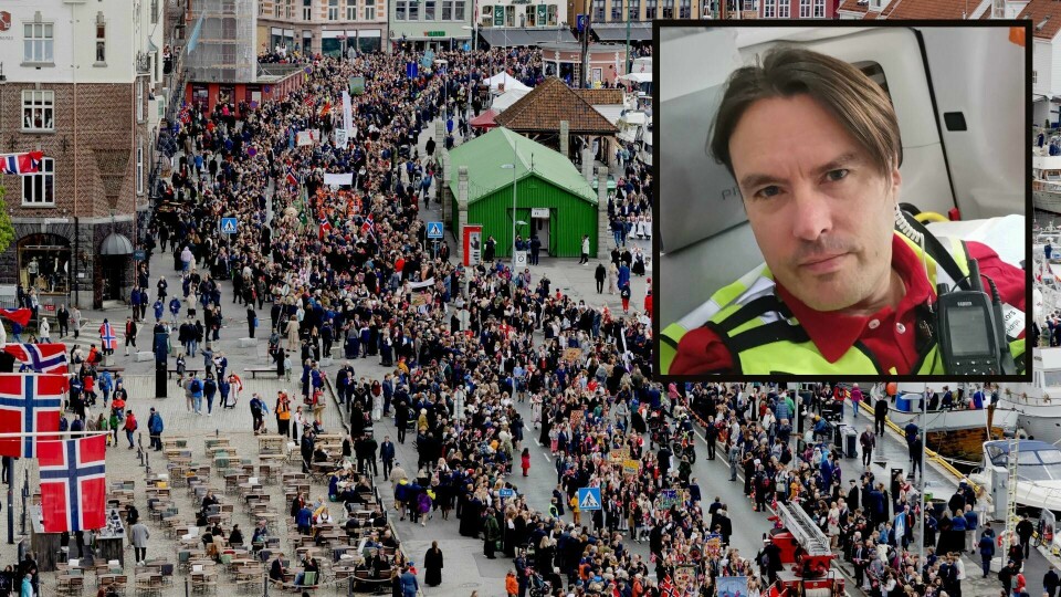 17. mai i 2023 var preget av fyll og kaos, forteller Einar Irjan Ananiassen i Røde Kors Hjelpekorps. 17. mai 2023 på Bryggen i Bergen, innfelt Einar Irjan Ananiassen