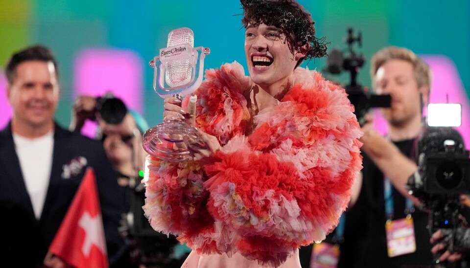 Det var Nemo fra Sveits som gikk av med seieren i årets Eurovision Song Contest. Vinnerlåten har norske låtskrivere med på laget. Det var Nemo fra Sveits som gikk av med seieren i årets Eurovision Song Contest. Vinnerlåten har norske låtskrivere med på laget. Foto: Martin Meissner / AP / NTB